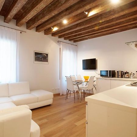 The Lion'S House Apt2 Venice Room photo